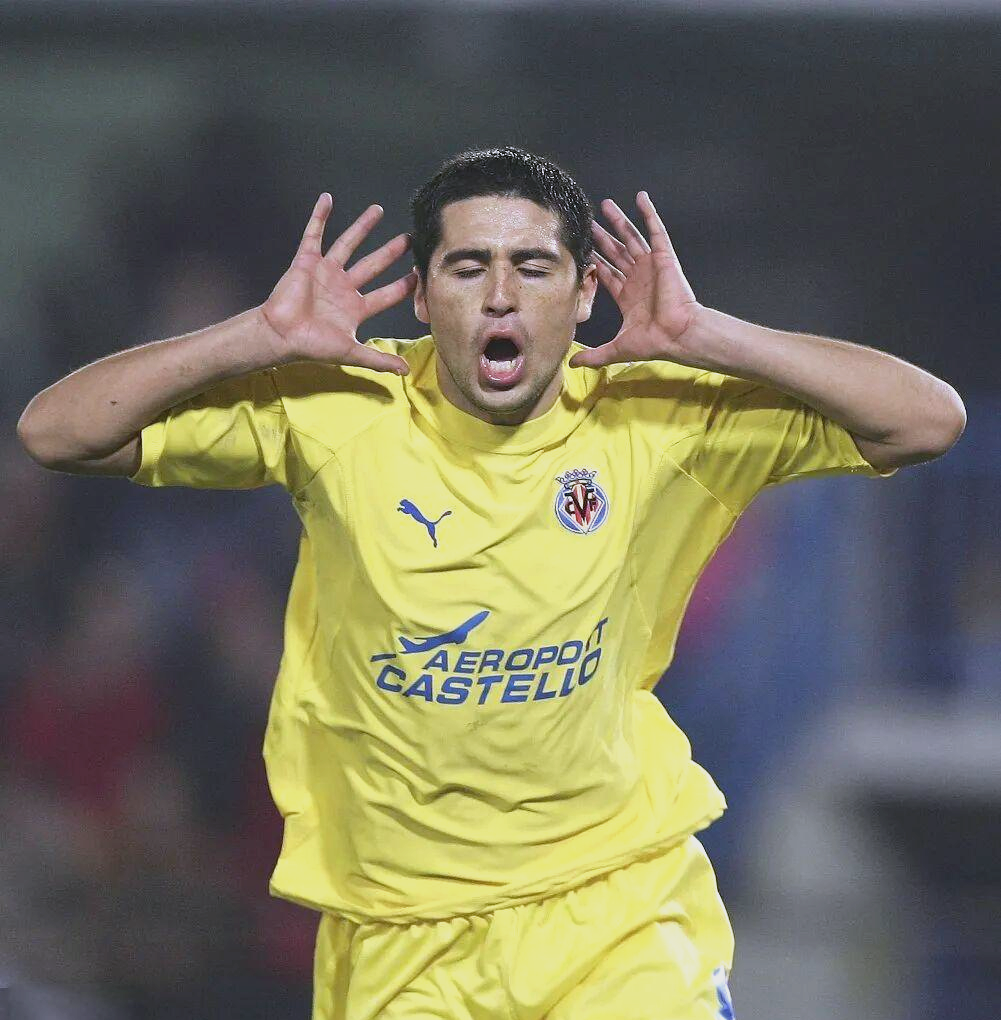 包含比利亚雷亚尔发布备战花絮，今夜官宣签约，欧冠任务艰巨，轮换策略成焦点的词条