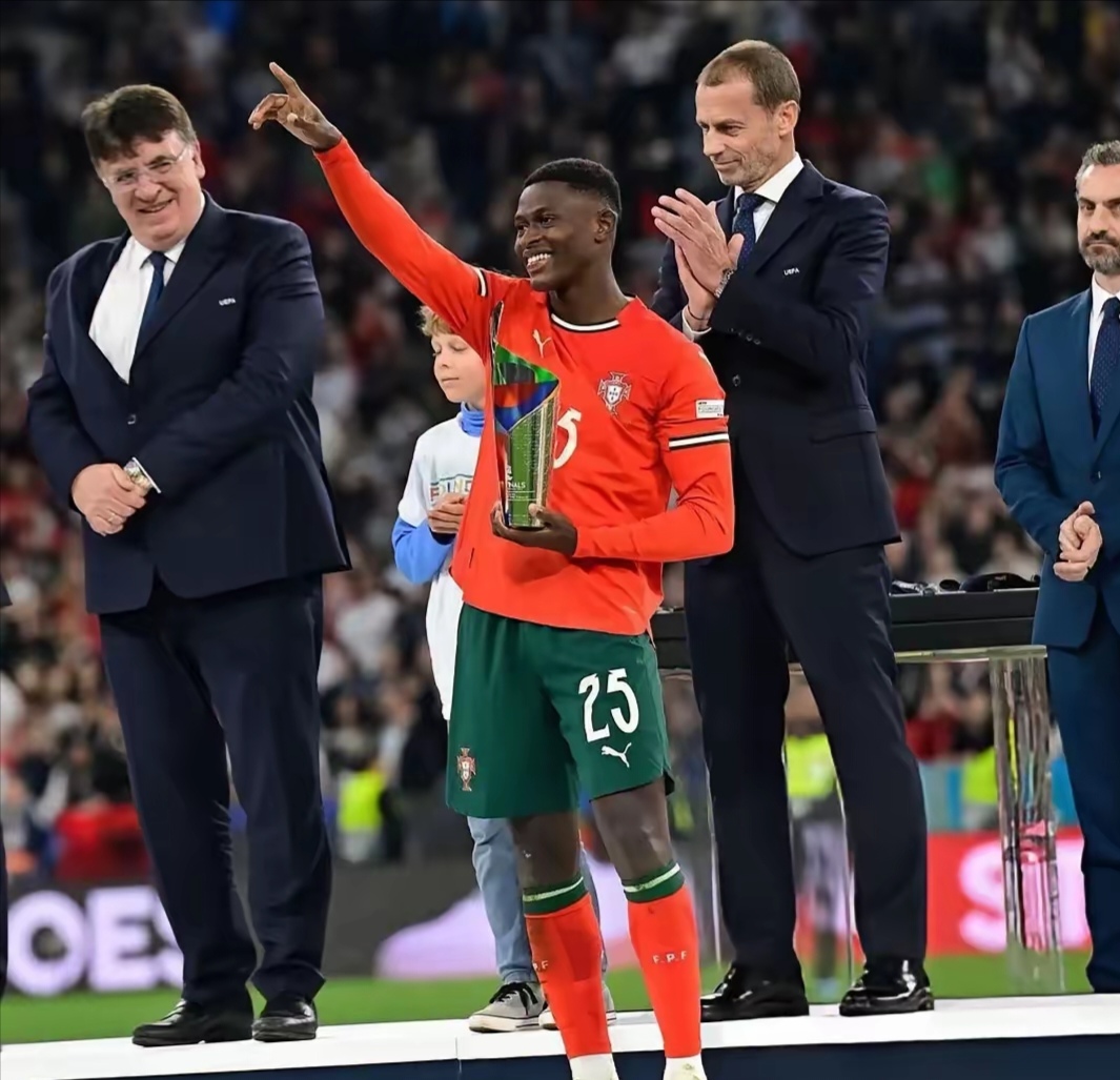 包含集结日葡超传出新动向,皇家马德里战术微调,管理层表态——球迷炸锅,细节决定成败的词条 包含集结日葡超传出新动向,皇家马德里战术微调,管理层表态——球迷炸锅,细节决定成败的词条